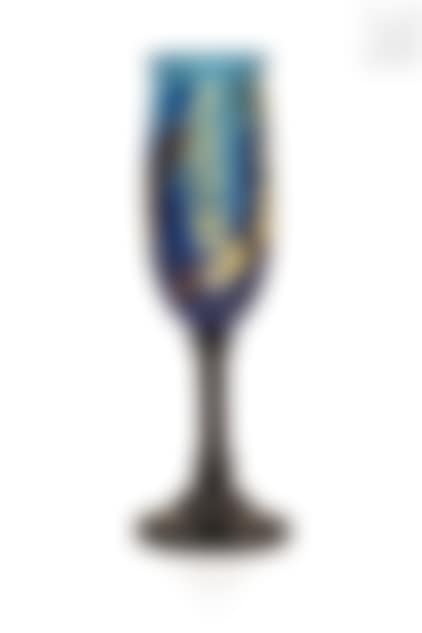 Chalice-shaped vase on hemmed foot and circular base (preview)