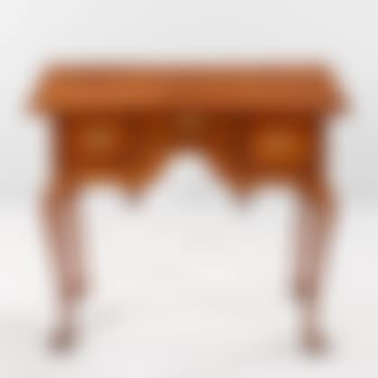 Queen Anne Mahogany Dressing Table (preview)