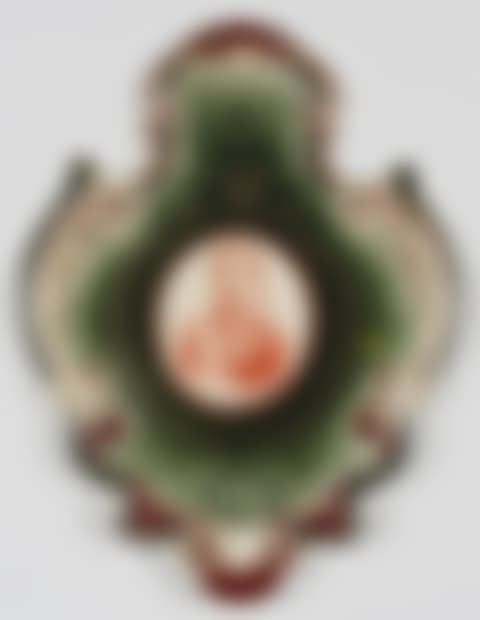 Paire de plaques en porcelaine aux portraits du Roi et de la Reine des belges  (preview)
