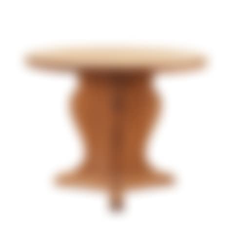 A stained pine table (preview)