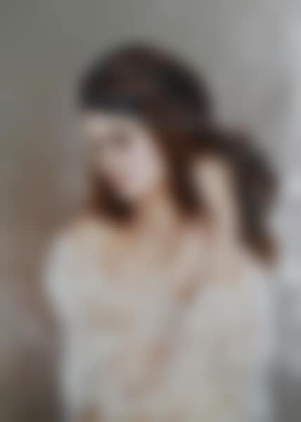 The girl in the sling (preview)