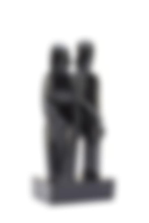 The couple with the umbrella (preview)