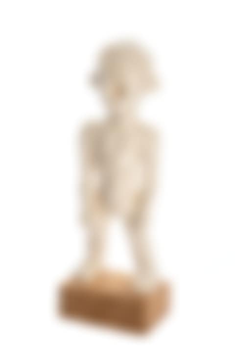 Standing girl (preview)