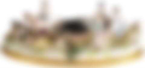 The center of the table - a plate (preview)