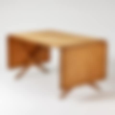 "Saberbensbordet" dining table, model AT-304 (preview)