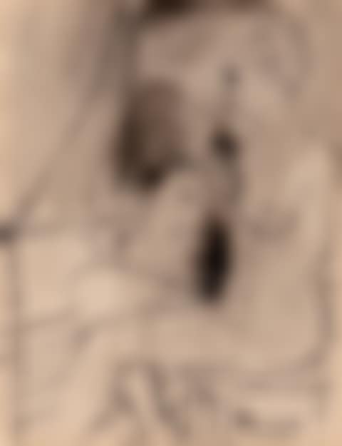 Recto Femme portant un oiseau / Verso photo de l"Artiste collè au center du dessin de 4 femmes (preview)