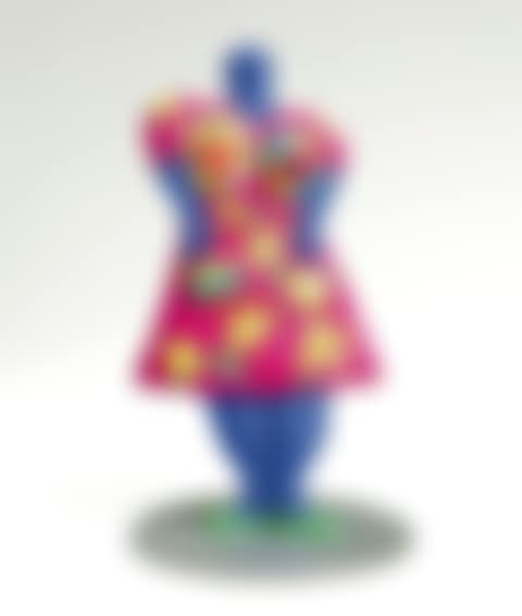 Nana with handbag, vase (preview)