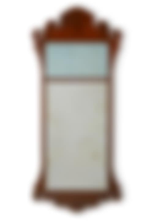 A CHIPPENDALE MAHOGANY LOOKING GLASS (preview)