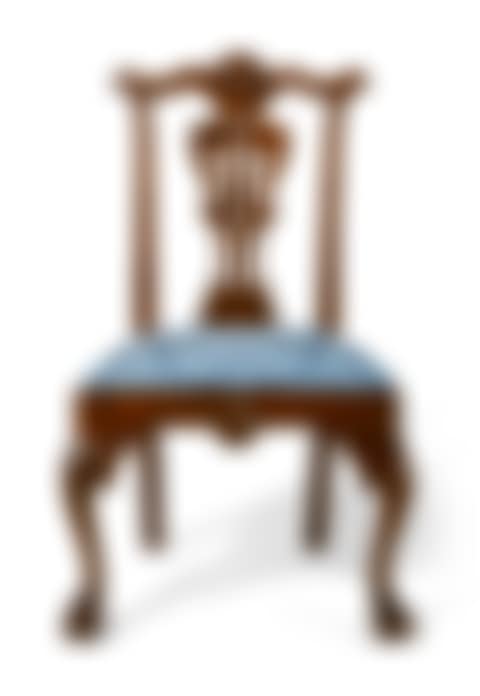 A PAIR OF CHIPPENDALE CARVED WALNUT SIDE CHAIRS (preview)