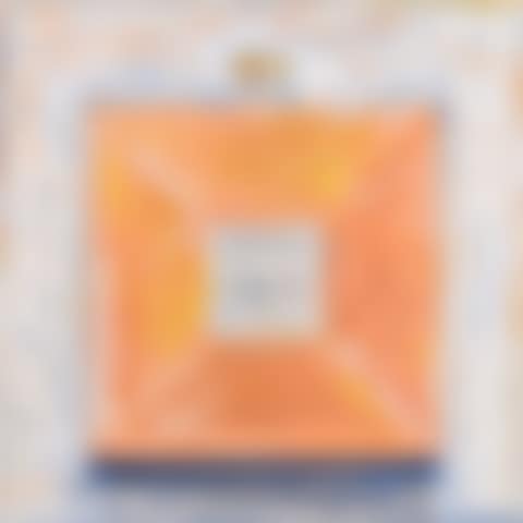"CHANEL BOTTLE" (preview)
