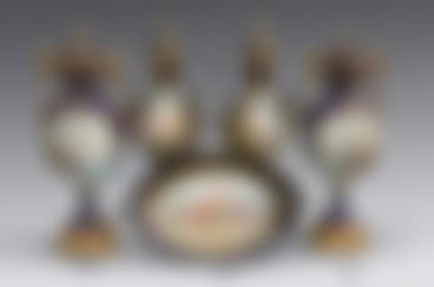Pair of baluster-shaped porcelain vases decorated with lake landscapes and woman in love (preview)