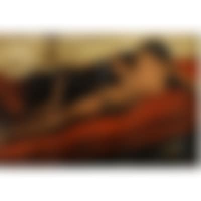 Lying nude (preview)