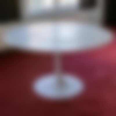 Round dining table (preview)