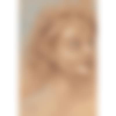 Gril in profile (preview)