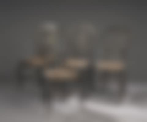 Suite de quatre chaises (preview)
