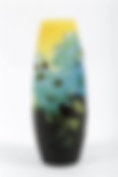 BLUE DAISY DECORATED CAMEO GLASS VASE (preview)