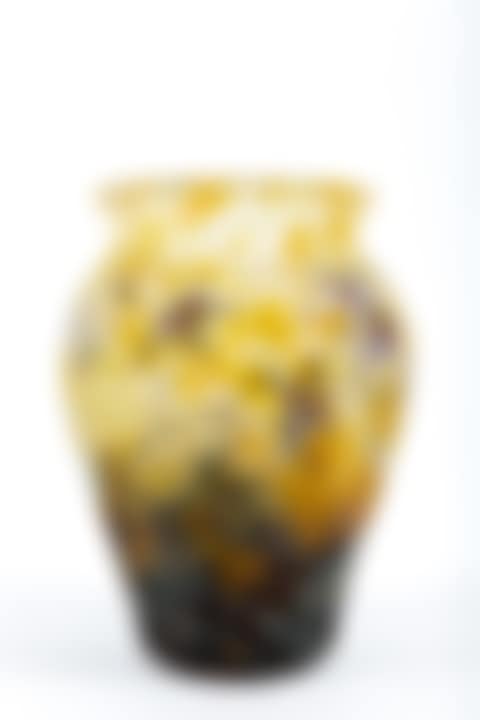 DOG-TOOTH VIOLET DECORATED CAMEO GLASS VASE (preview)