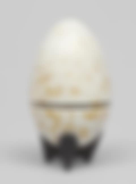 Sculpture in the form of an egg (preview)