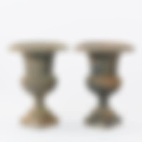 Garden urns (preview)