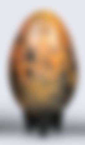 Sculpture in the form of an egg (preview)