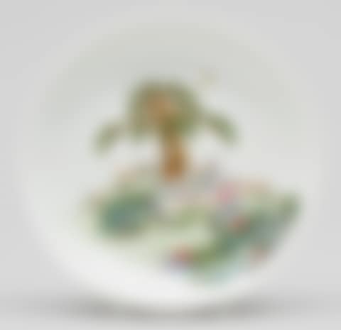 A famille rose dish (preview)