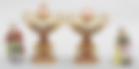 Urns and figurines (preview)