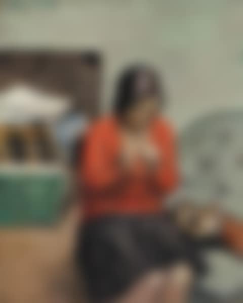 Seated woman (preview)