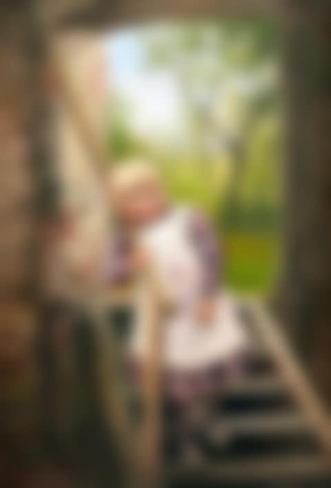 Girl on stairs (preview)