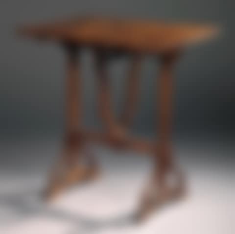 Folding table (preview)
