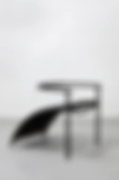 Pat Conley i armchair (preview)