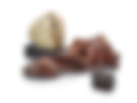 A natural rootwood sculpture and two Neolithic mammoth teeth | 根木隨形供 新石器時代 毛象牙齒兩枚 (preview)