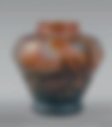 Conical vase on heel with swollen shoulder and small hemmed collar (preview)