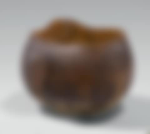 Spherical vase with polylobed neck (preview)