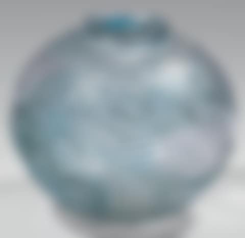 Spherical vase with narrowed and hemmed neck (preview)