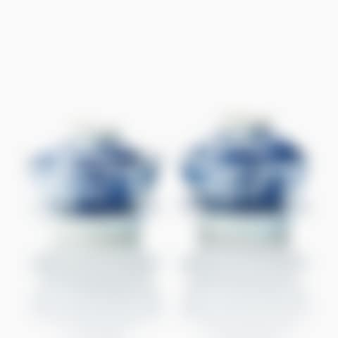 A pair of blue and white bowls, covers and stands (preview)