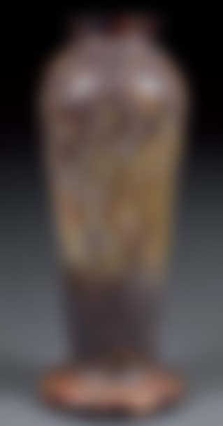 Baluster vase on flat hemmed heel and curved neck (preview)