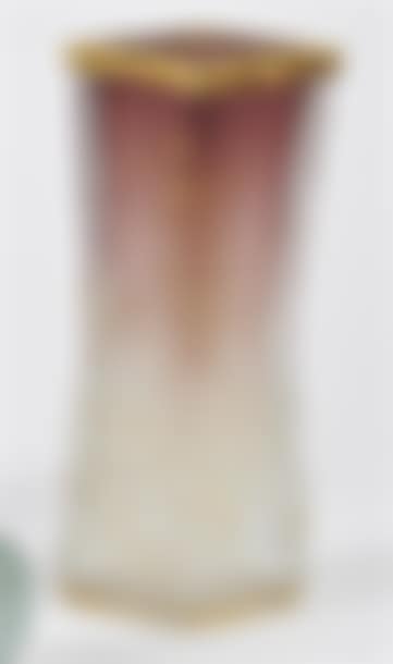 Tubular vase with a slightly frustoconical diamond section (preview)