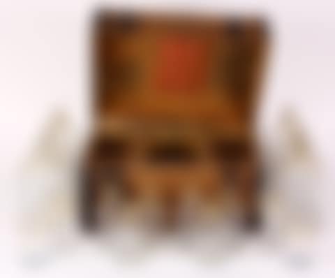 Dutch travelling tantalus (preview)