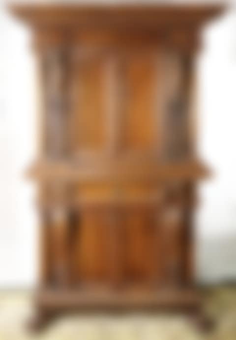 An Italian commodino (preview)