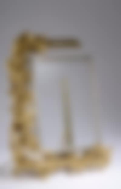 Photo frame surmounted by a lamp (preview)
