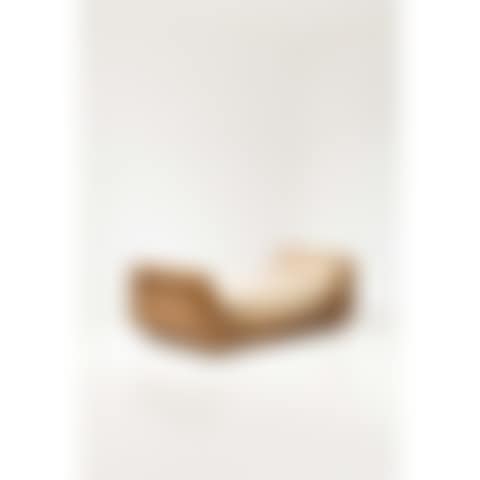 Bed (preview)
