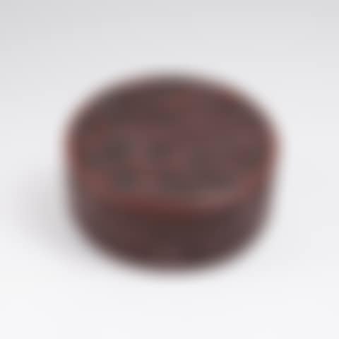 Round red lacquer box with dragon decoration (preview)