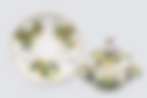 Rare lidded tureen on a presentoir with plastic grapes (preview)