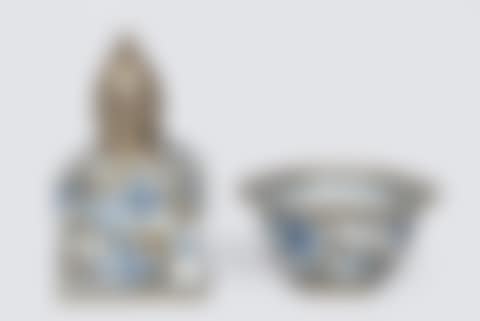Tea caddy and cup "Blue Painting" with silver mount (preview)