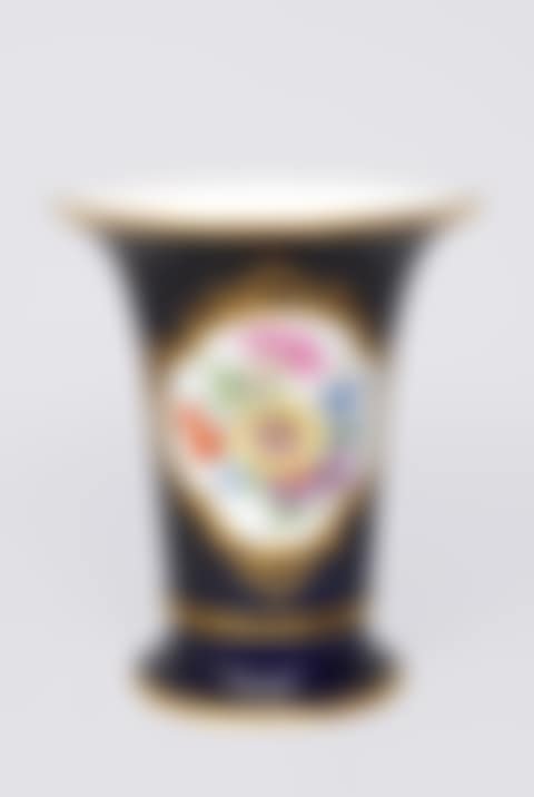 Chalice vase with cobalt background and gold decorated cartouche with a bouquet of flowers (preview)