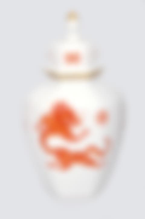 Faceted lidded vase with dragon painting (preview)