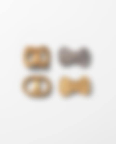Four brooches and buckles (preview)