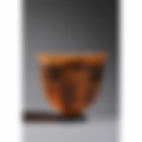 Tulip vase on pedestal (preview)