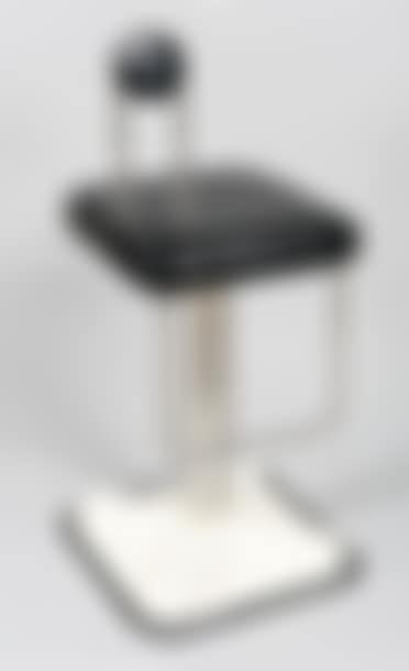 Swivel bar stool (preview)