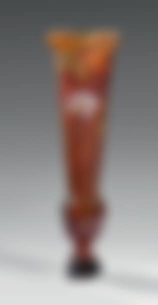 Large baluster-shaped vase on a pedestal and a polylobed neck drawn hot (preview)
